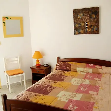 Cosy Apartment: Poolside Retreat Valras-Plage